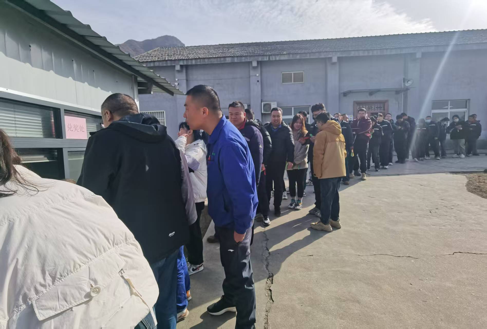 公司成功举办2025年元宵节猜灯谜活动